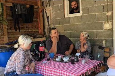 🥩 SASTALI SE LOPOVI SA UBICAMA U ŠUPI